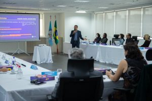 Workshop para jornalistas e influencers: CFQ e ABIPLA promovem ação educativa contra misturas caseiras de saneantes