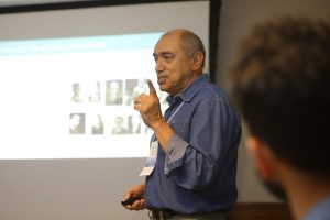 CLAQ 2022: “Fazer experimento está no coração da Química”, afirma professor durante seminário