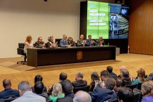 Sistema CFQ/CRQs apoia lançamento da Frente Parlamentar em defesa dos Conselhos Profissionais