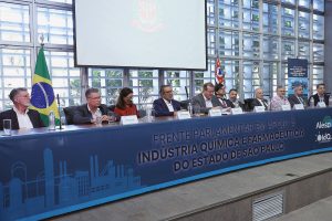 Sistema CFQ/CRQs apoia lançamento de Frente Parlamentar no Legislativo paulista sobre Indústria Química e farmacêutica