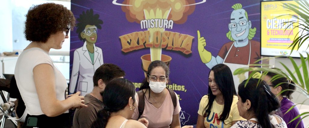 Retrospectiva 2023: CFQ dissemina conhecimento científico e combate desinformação