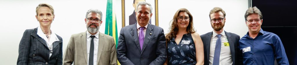 CFQ eleva discussão sobre autonomia na produção de canabinoides em audiência pública na Câmara dos Deputados