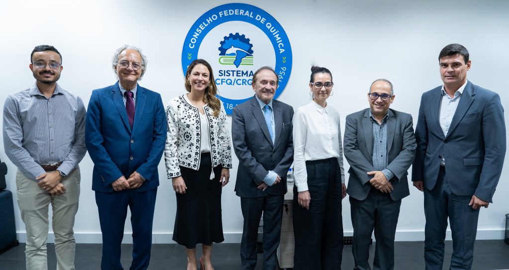 CFQ assina acordo de cooperação com a ABH2