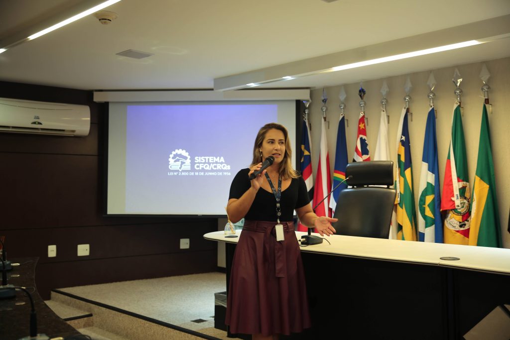Chefe da ASCOM do CFQ participa de Encontro de Comunicação do Conselho Federal de Administração e expõe cases de sucesso