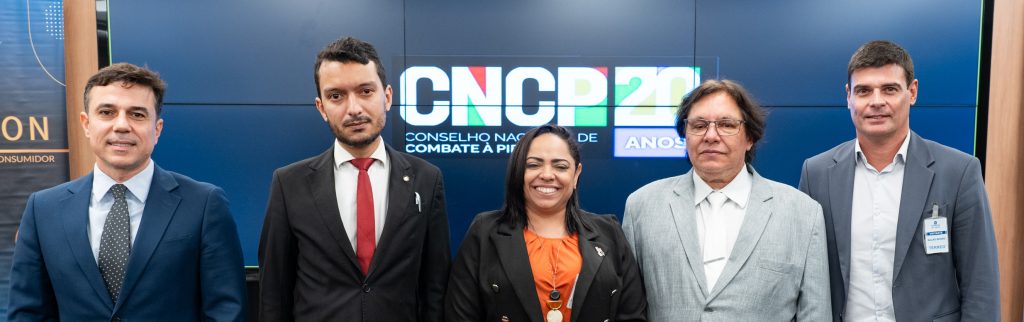 Sistema CFQ/CRQs palestra em reunião de órgão de combate à pirataria do MJ 