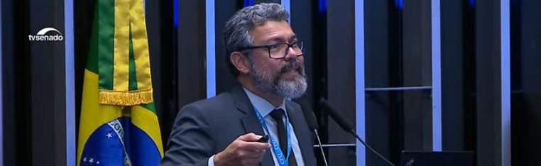 No Senado, CFQ destaca a Química por trás da cannabis