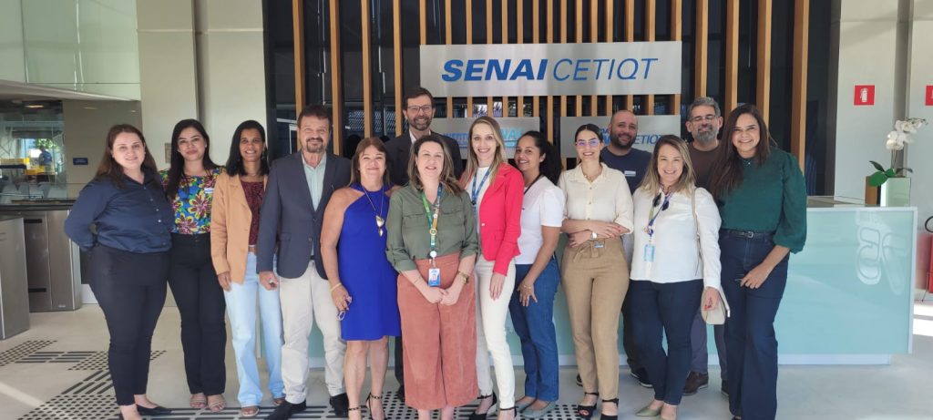 Sistema CFQ/CRQs integra comitê técnico do SENAI para definir diretrizes dos cursos na Química até 2029