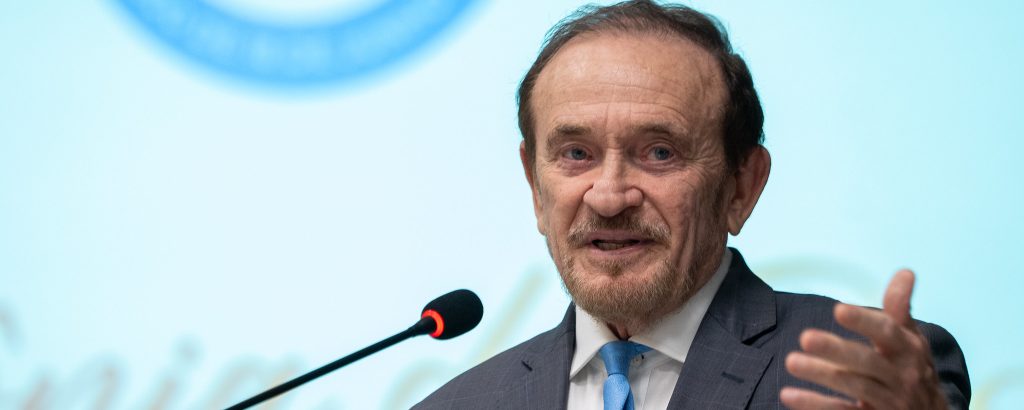 Presidente do CFQ concede entrevista ao Periódico Tchê Química e destaca carreira e impactos na área