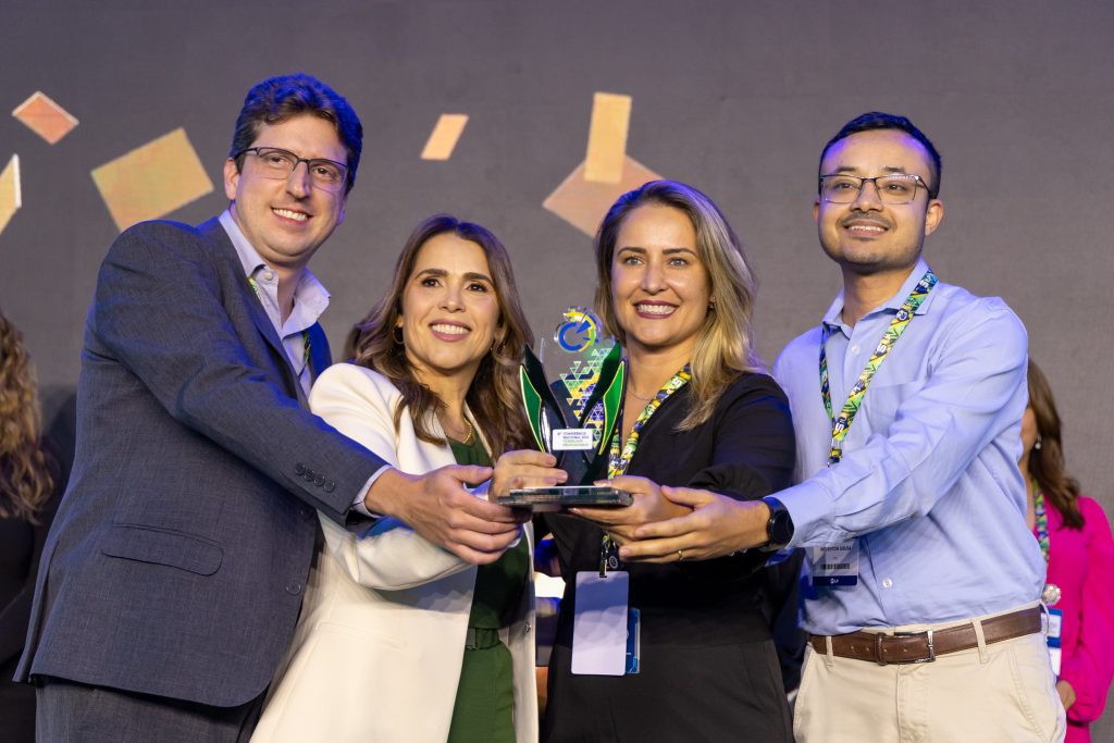 Na vanguarda: com quatro prêmios, Conselho Federal de Química é o maior vencedor da 8ª Conferência Nacional dos Conselhos Profissionais   