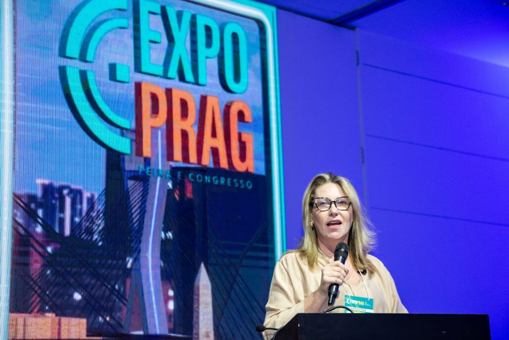 Na 14ª EXPOPRAG, Sistema CFQ/CRQs exalta parcerias e atende profissionais da Química em estande