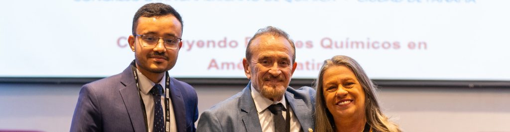 Presidente José de Ribamar apresenta o trabalho do Sistema CFQ/CRQs a instituições latino-americanas no CLAQ do Panamá