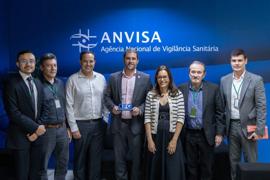 Sistema CFQ/CRQs faz visita à ANVISA com o objetivo de avançar rumo a um acordo de cooperação técnica