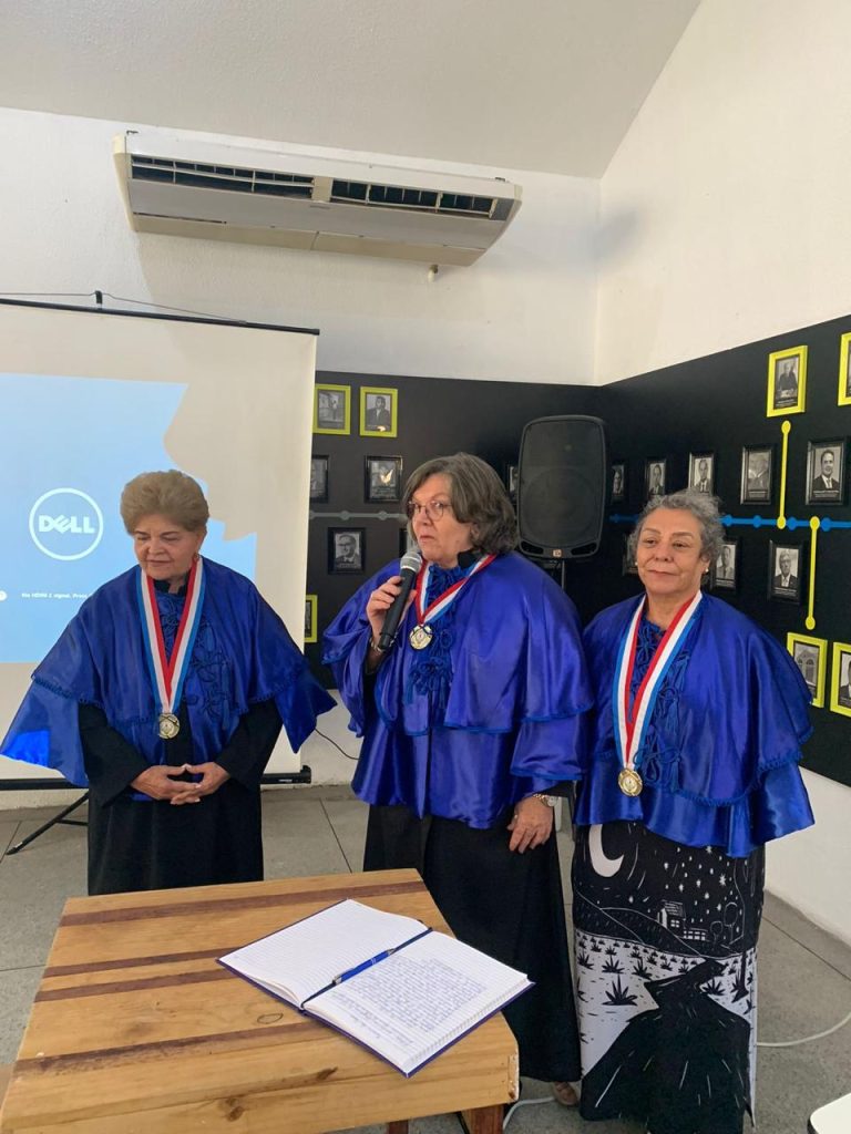 Conselheira federal Fátima Lippo toma posse na Academia Alagoana de Educação