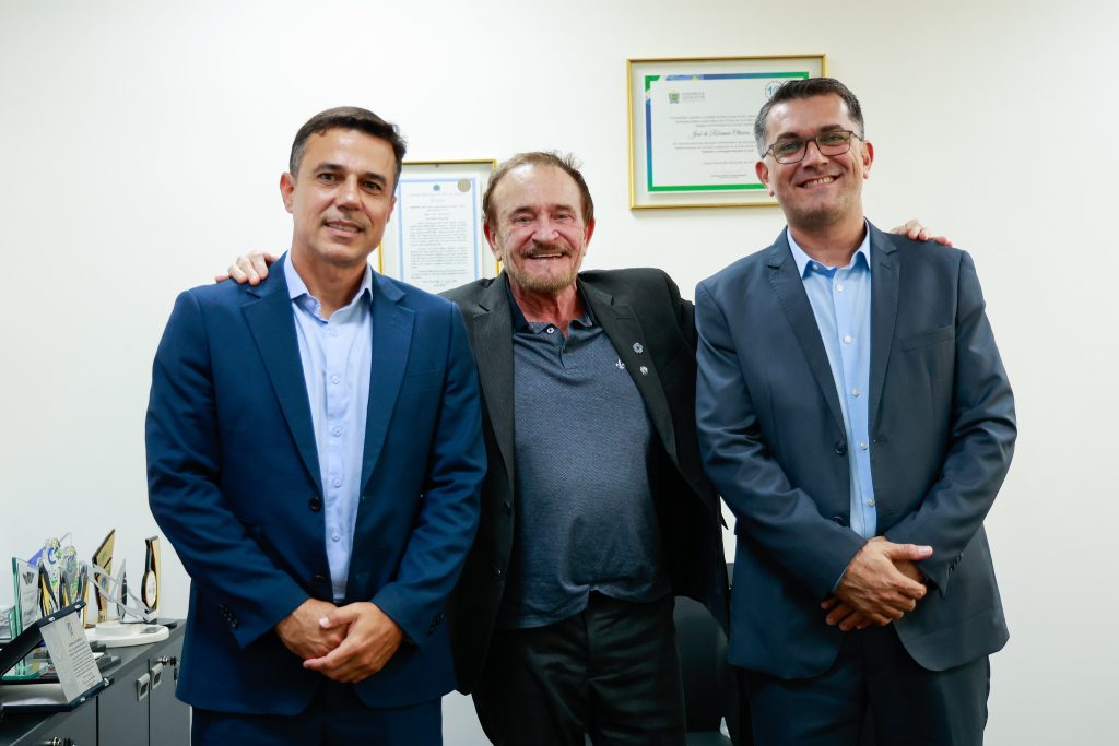 Oliveira Filho recebe visita do presidente eleito do CRQ-XII, Evilázaro Castro   