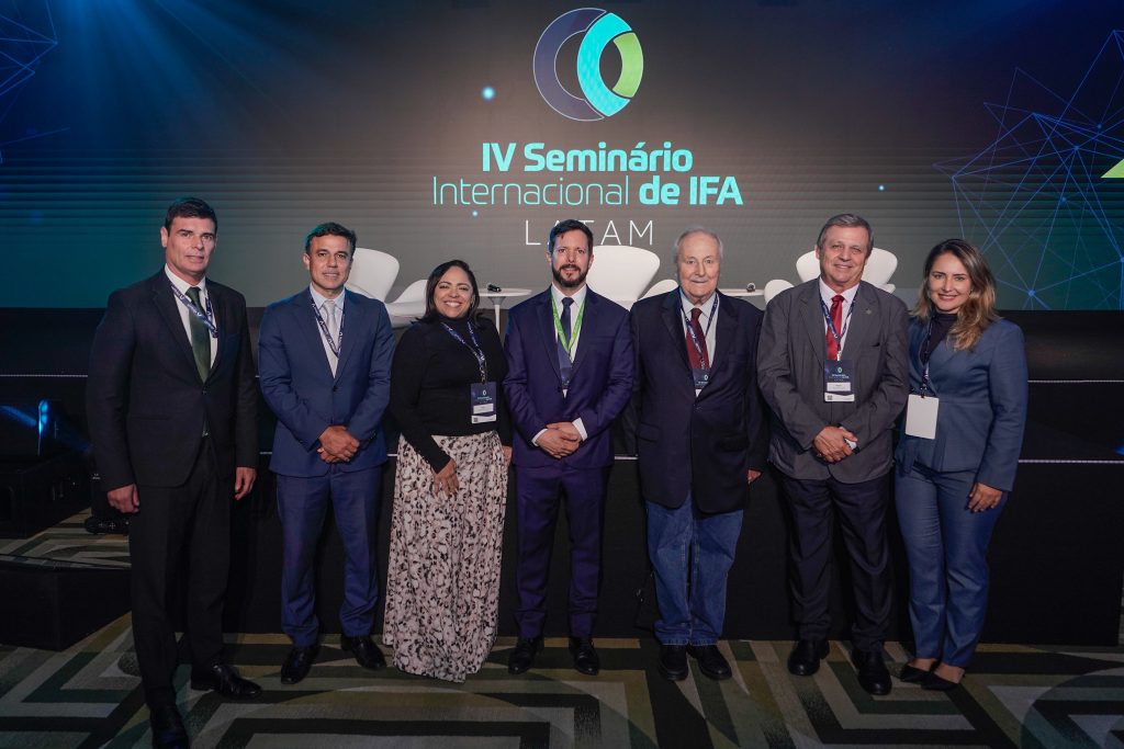 Com apoio do Sistema CFQ/CRQs, Seminário Internacional de IFA debate caminhos para reduzir dependência de insumos importados