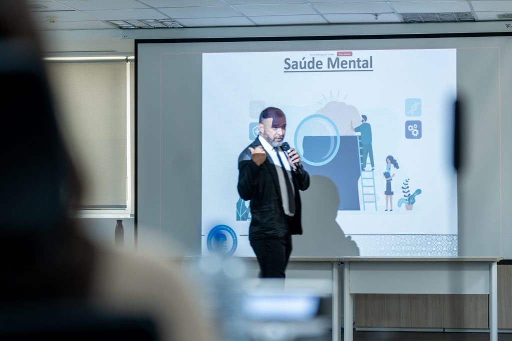Com alertas para identificar sinais de doenças como ansiedade e depressão, CFQ promove palestra para abordar saúde mental