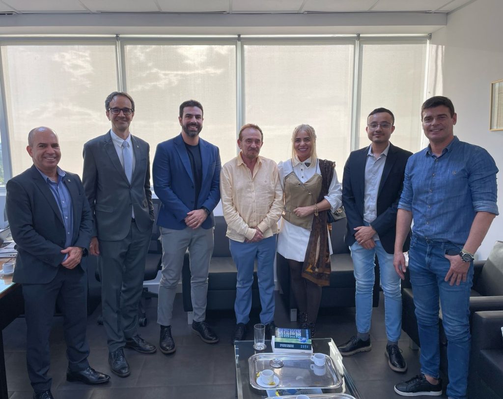 Presidente do CFQ recebe Alcione Azevedo, presidente do CFBio: na pauta, ações integradas entre os dois Sistemas