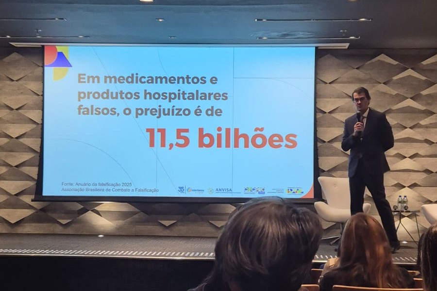 Sistema CFQ/CRQs participa do lançamento da cartilha que alerta sobre falsificação de medicamentos