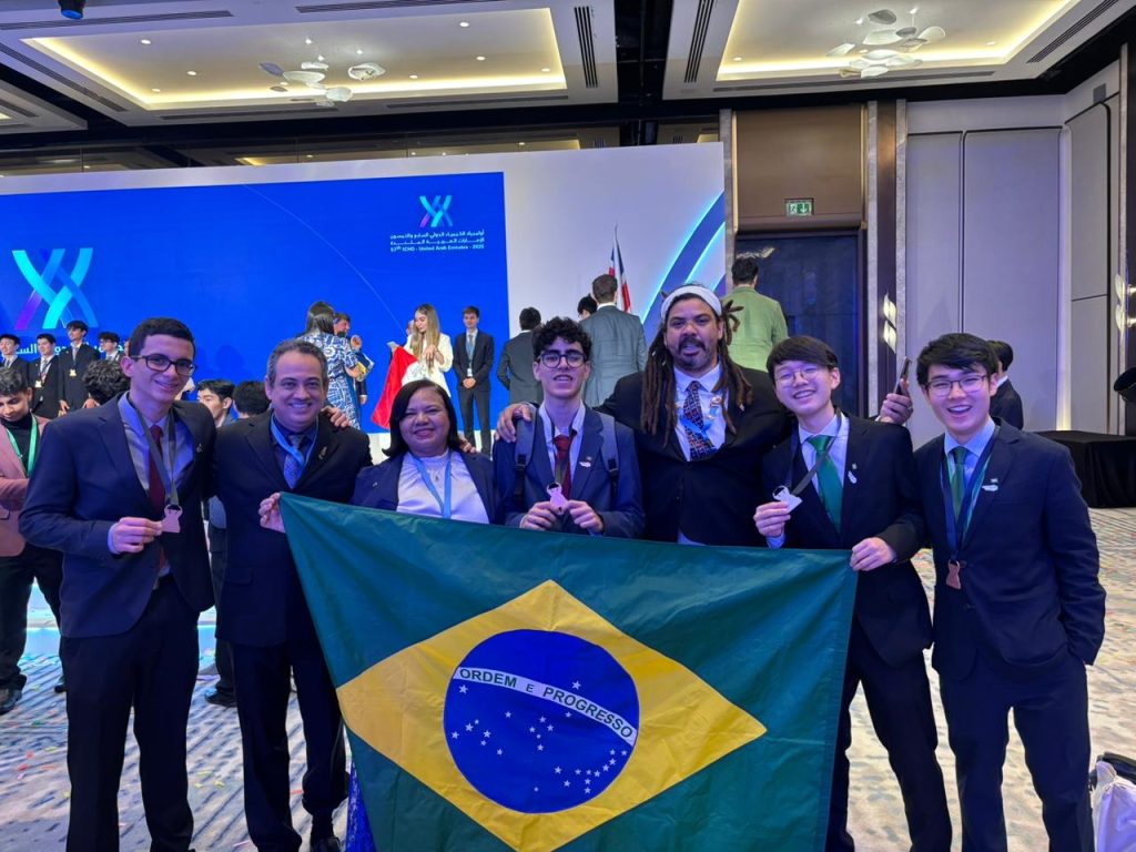 Medalhistas olímpicos de Química participam de live exclusiva no Instagram do CFQ