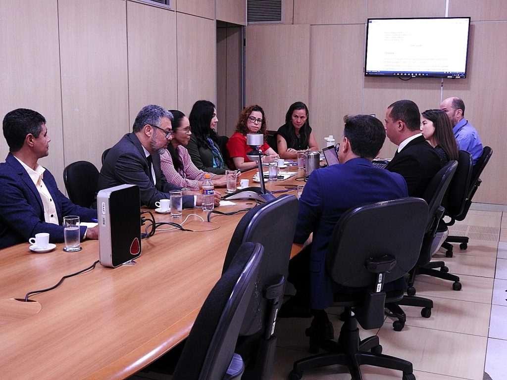 CFQ e ANVISA avançam em parceria para fortalecer ações educativas e de fiscalização conjunta 