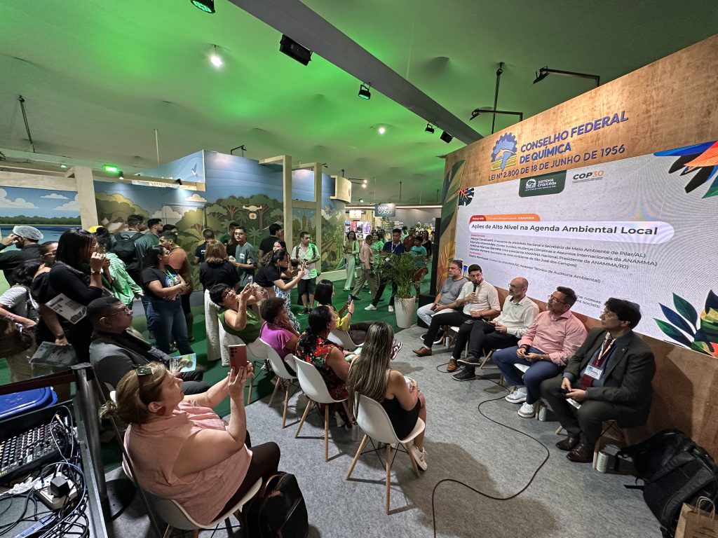 Ações ambientais municipais e sustentabilidade urbana orientam debate entre CFQ e ANAMA