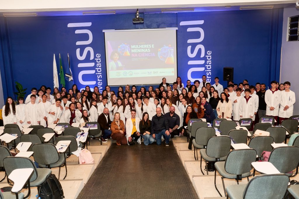 Mulheres e Meninas na Ciência aproxima estudantes da Química e reforça protagonismo feminino