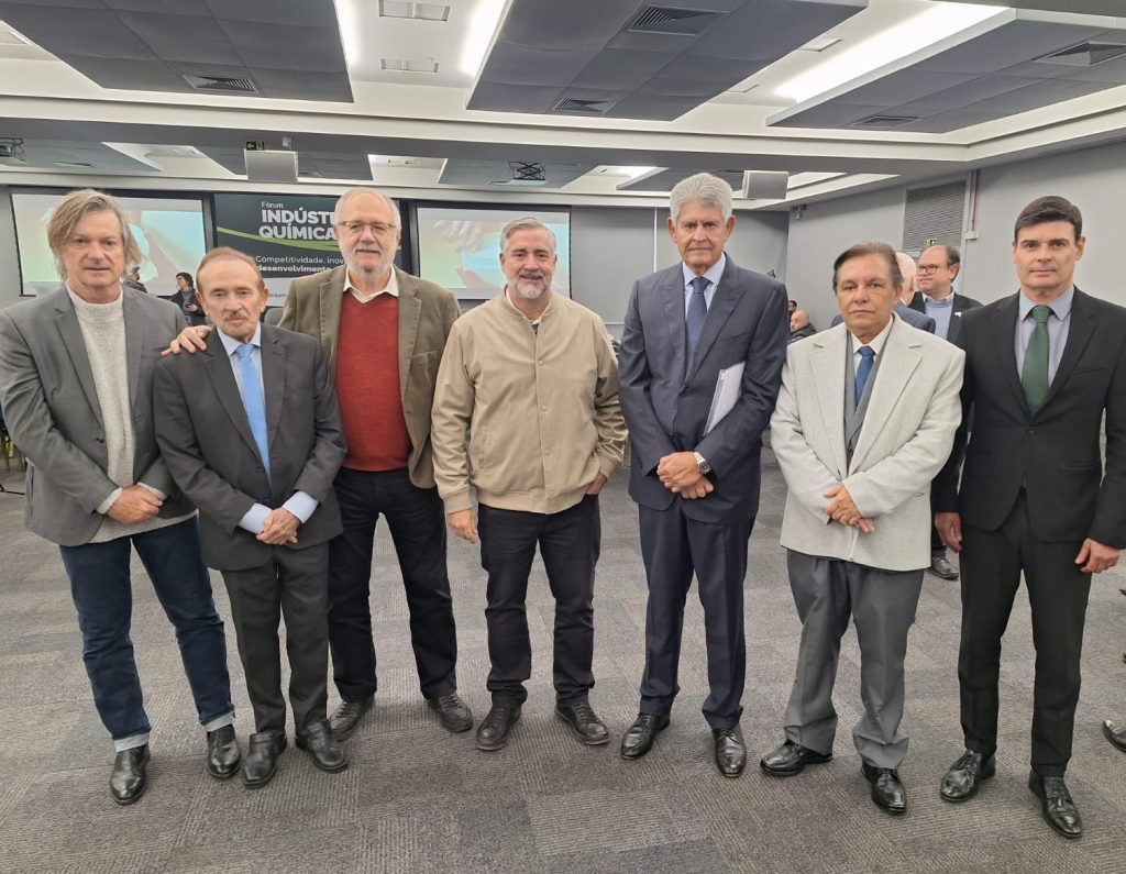 CFQ participa de fórum sobre competitividade e inovação da indústria química no RS