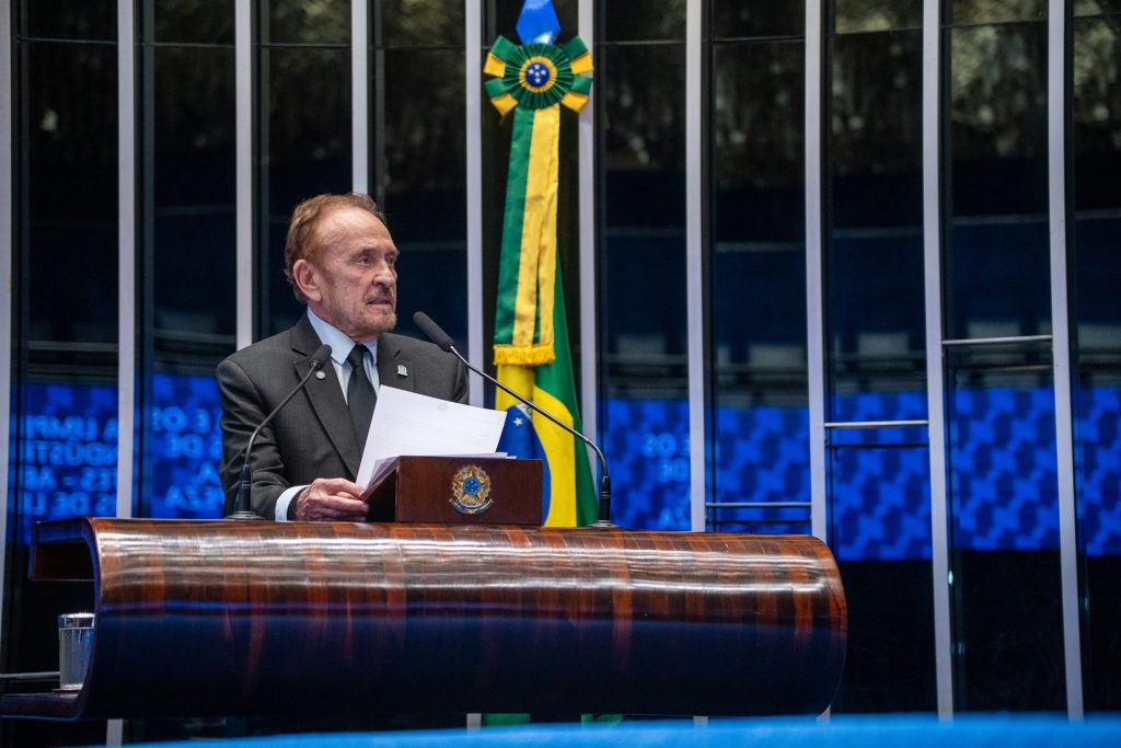 Em Sessão Solene no Congresso Nacional, CFQ destaca papel da Química na saúde pública em homenagem aos 50 anos do ABIPLA
